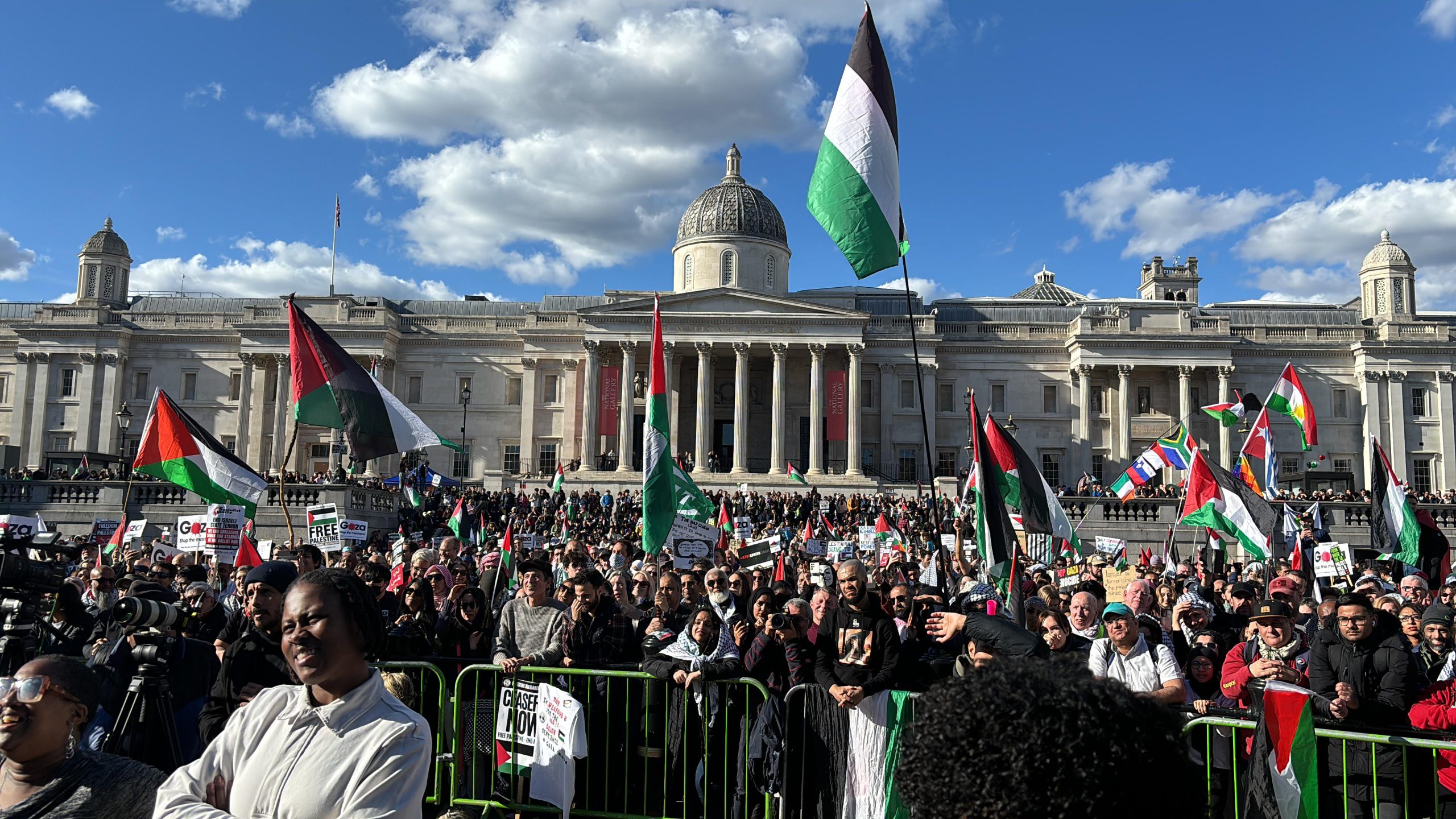 Jumlah pemilih yang bersejarah karena lebih dari 250.000 orang melakukan unjuk rasa di London untuk Palestina pada peringatan Hari Tanah
