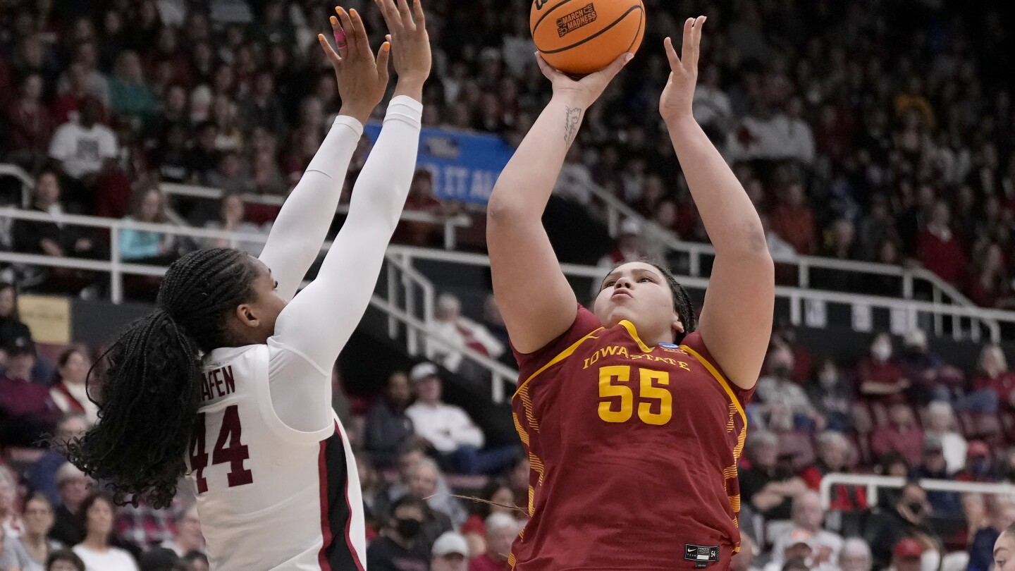 Kiki Iriafen membawa No. 2 Stanford dalam kemenangan OT 87-81 atas Iowa State, maju ke Portland Regional